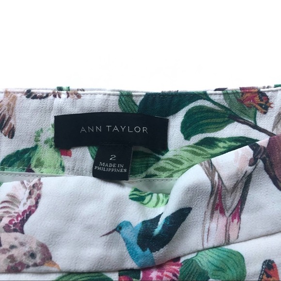 Ann Taylor 'Bird of Paradise' White/Cream Tropical Print Pleated Shorts Size 2 - Picture 7 of 7